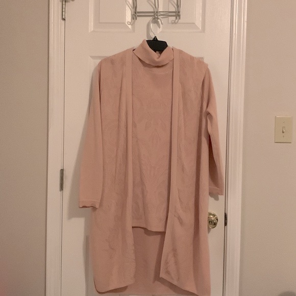 Chico’s sleeveless with long sleeve sweater set - Picture 7 of 7